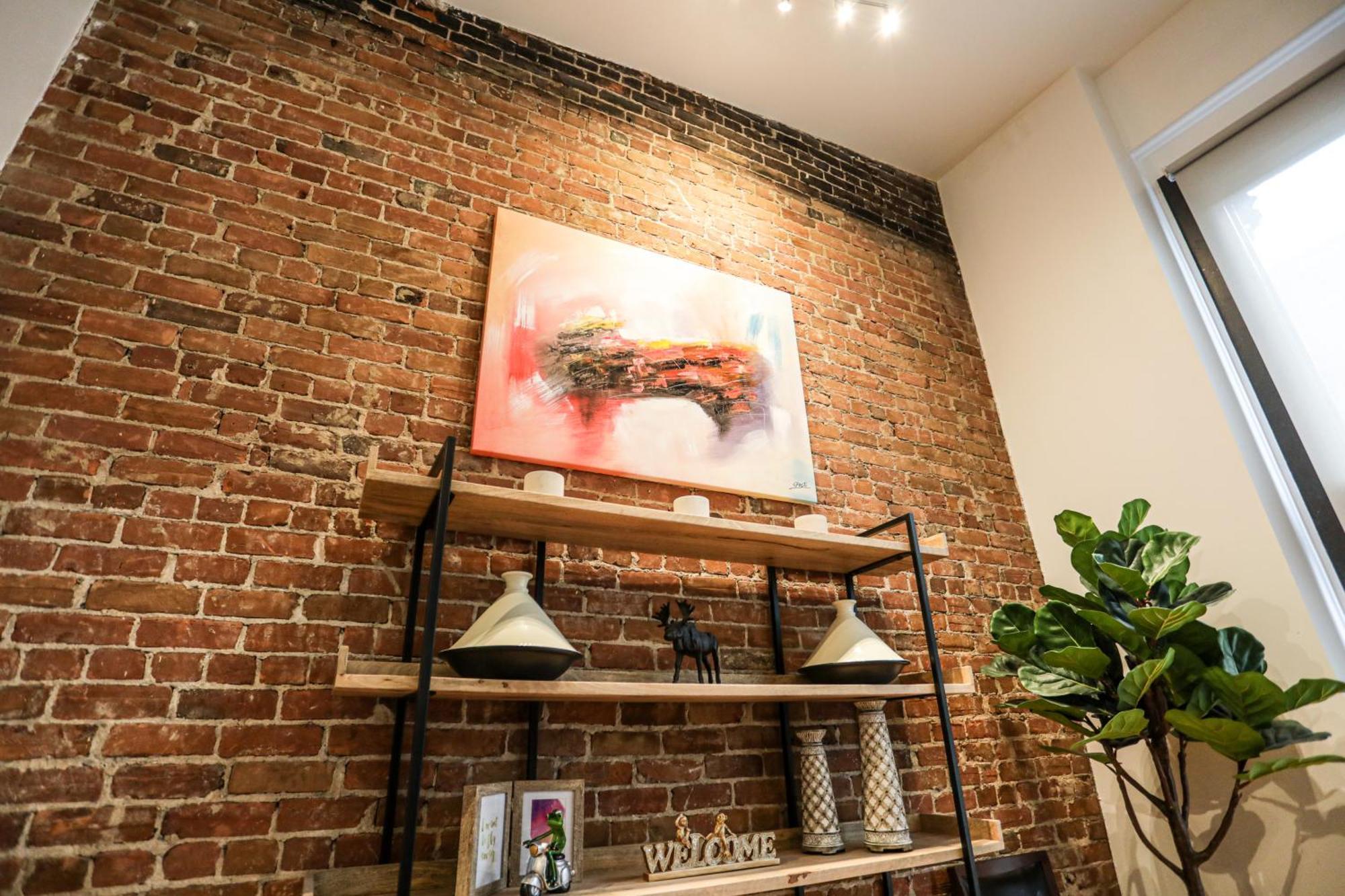 Elegant 1-Bedroom Apartment In Old Port- 301 Montreal Exterior photo