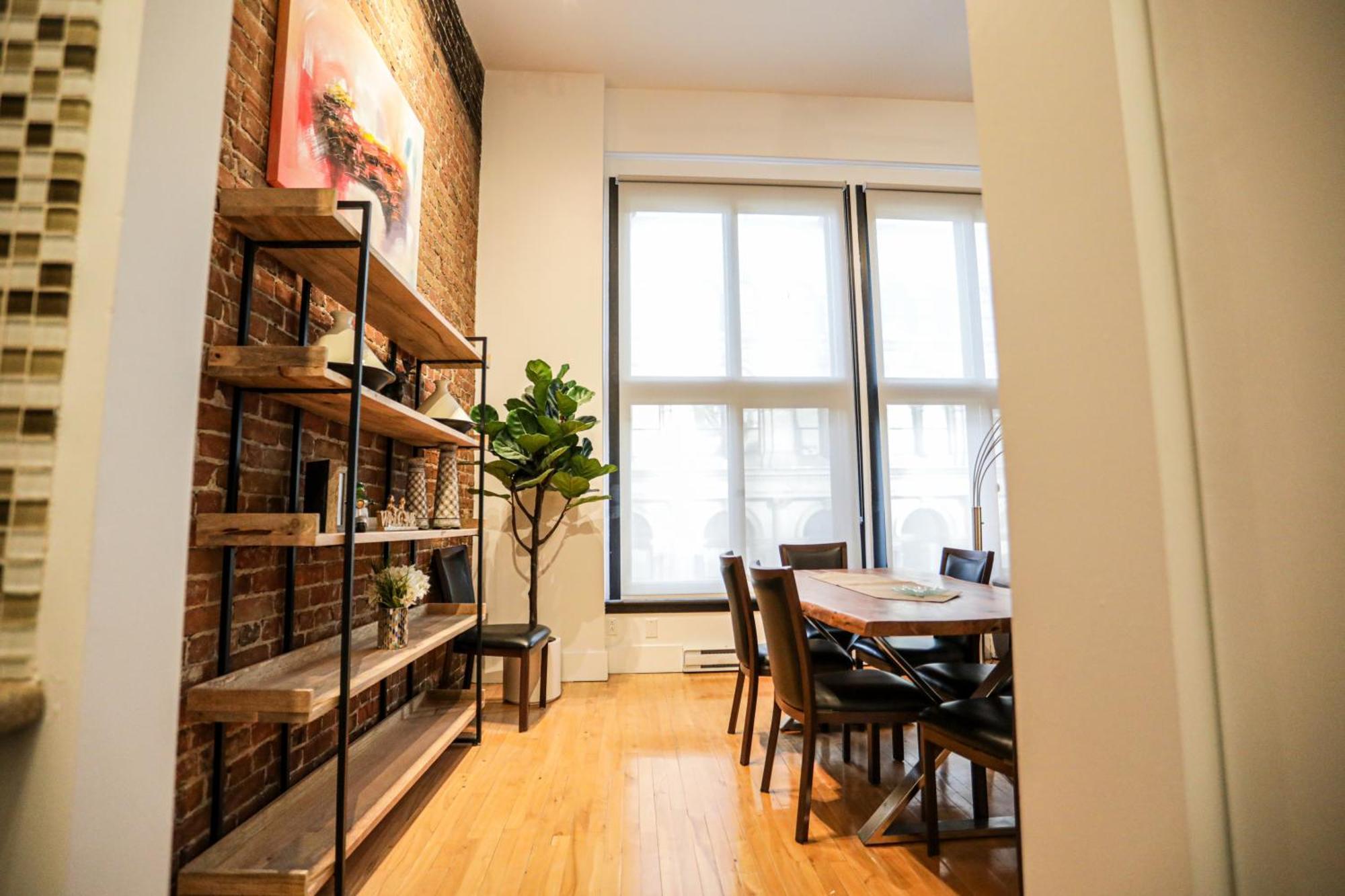 Elegant 1-Bedroom Apartment In Old Port- 301 Montreal Exterior photo