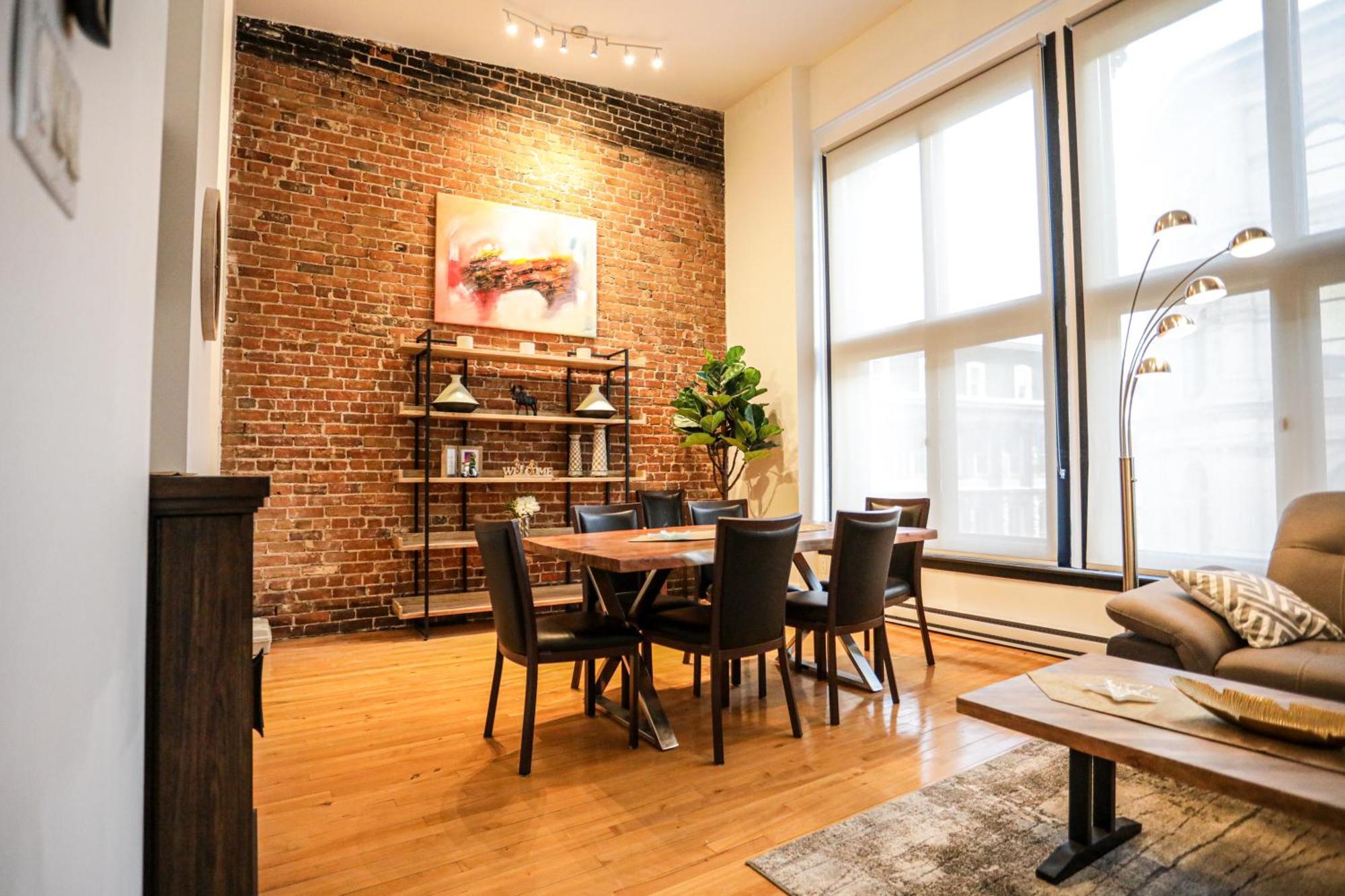 Elegant 1-Bedroom Apartment In Old Port- 301 Montreal Exterior photo
